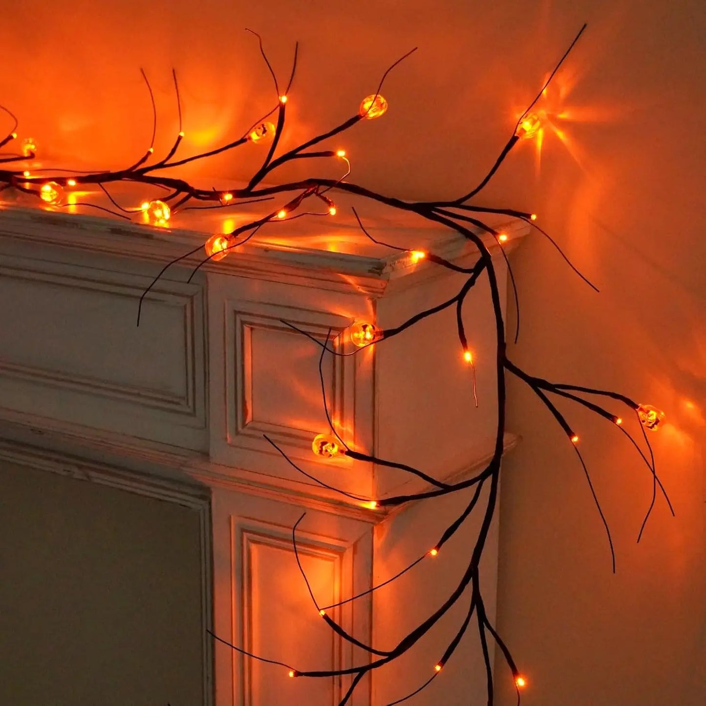 Halloween Black Willow Vine Garland – 8-Mode LED String Lights with Bats & Auto Timer